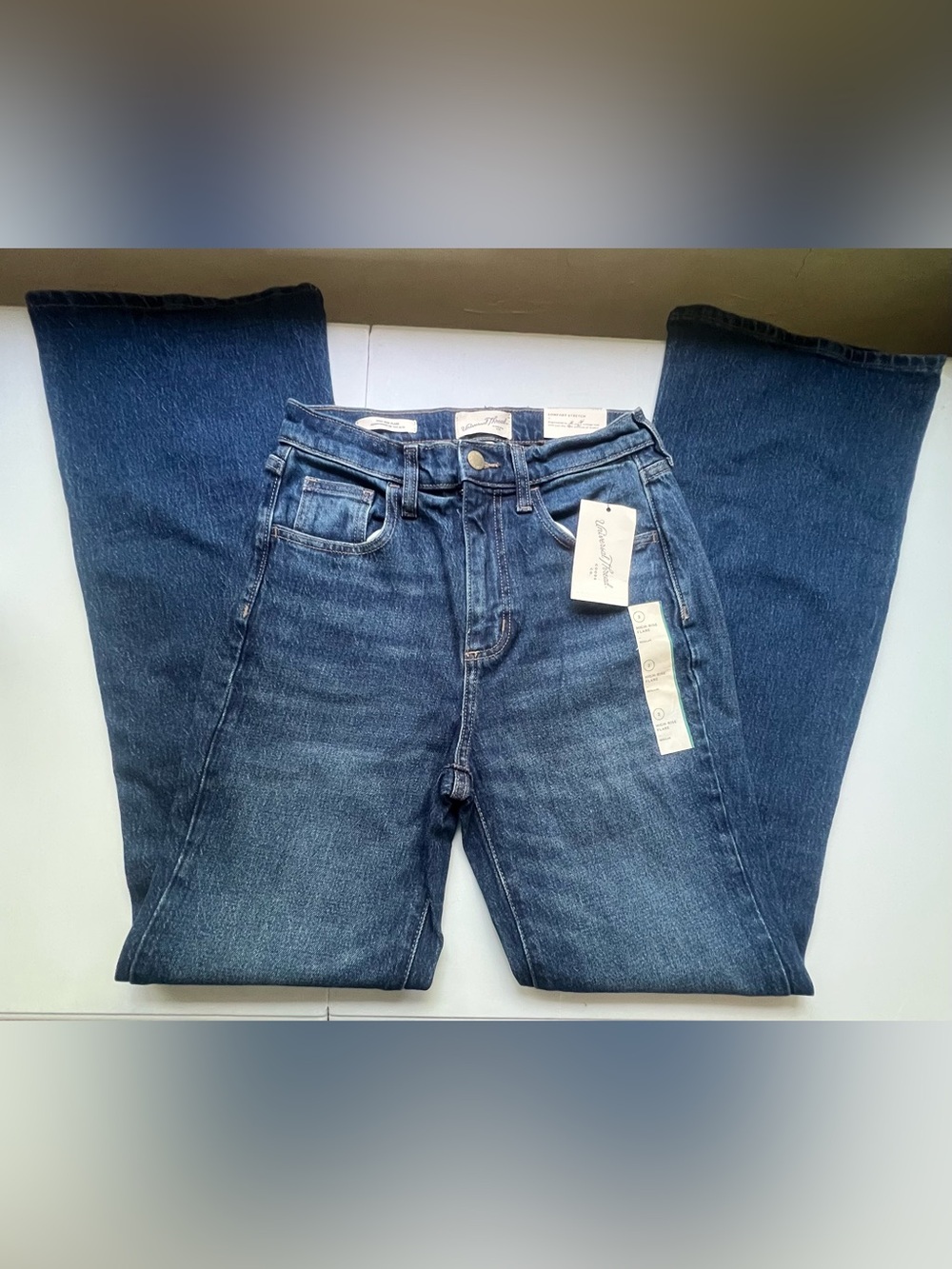Universal Thread High-Rise Dark Blue Women’s Jeans